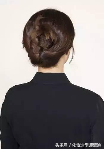 让长发变短发简单扎起来,夏天长发怎么剪好看又不想剪短
