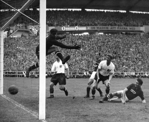 经历过二战，又夺取过欧洲杯！如今俄罗斯将他印在了海报上！