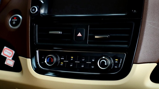 知豆d2s驾驶感受,知豆d2代步车