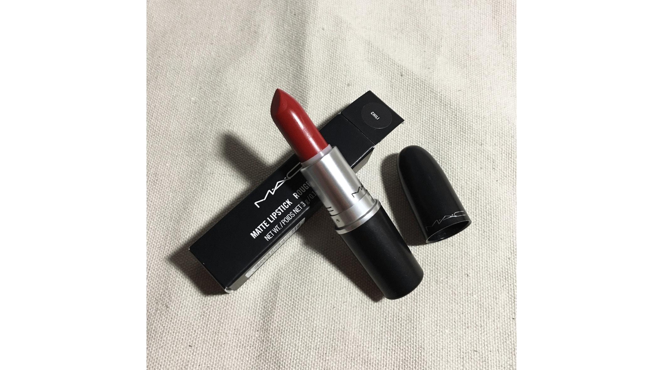 秋冬口红色姨妈色,秋冬姨妈色口红穿搭