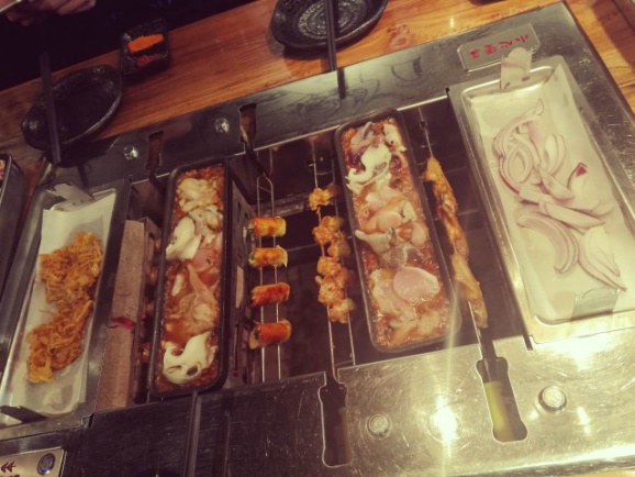 探店9.9100串烧烤,探9