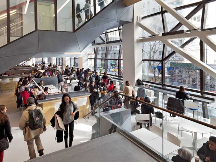 英美之争，哪个国家才是服装设计专业综合实力一位？