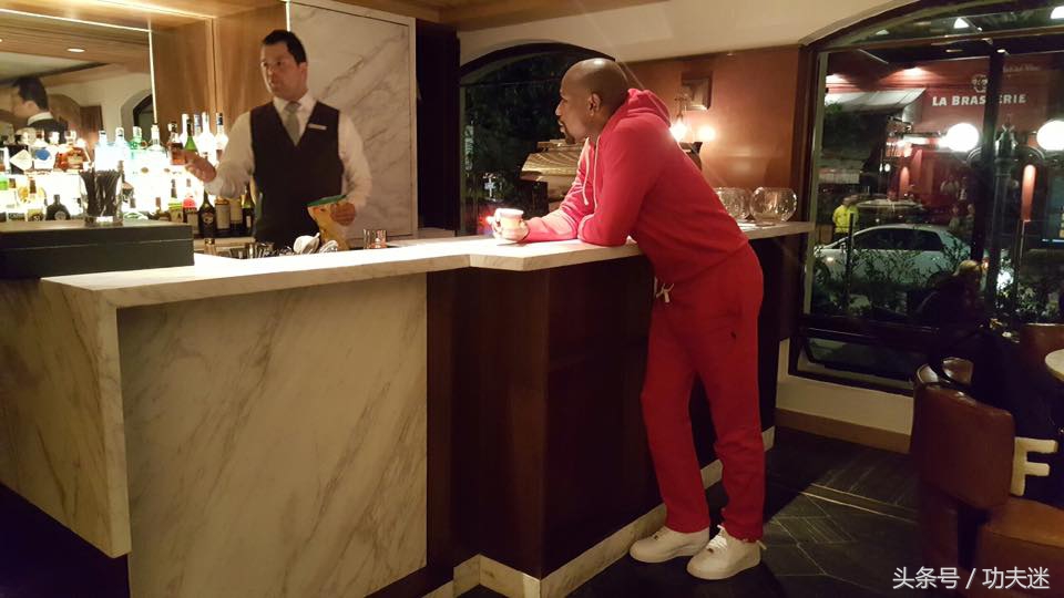 梅威瑟背爱马仕,梅威瑟登长城图片