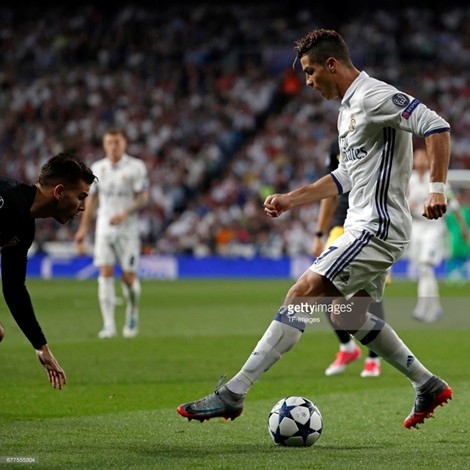 哪款足球鞋最好,适合中国人脚型的足球鞋