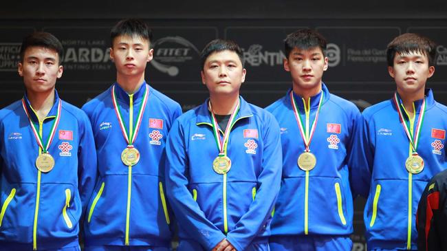 国乒男女44次世乒赛单打夺冠,国乒女团横扫日本夺5连冠比分