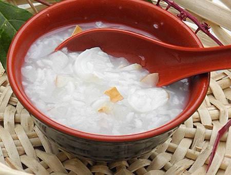 天气干燥吃什么水果润肤,春天天气干燥吃什么食物好