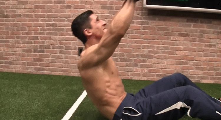 只要一个哑铃就可以练二头和三头,只有一副哑铃练背的六个动作