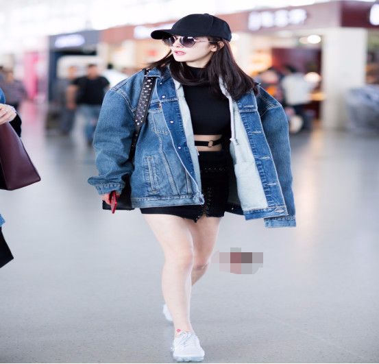 杨幂任何单品都能穿好,杨幂穿一件外套就出门