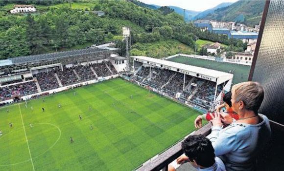 特色球场之西甲免费观赛“球区房”？墨西哥“火山口”上足球场