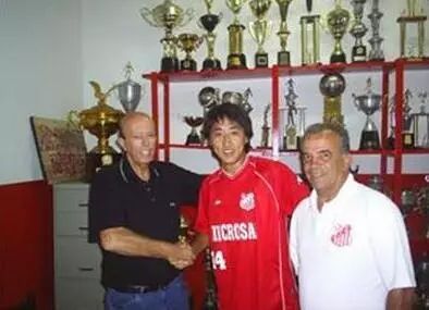 新疆孩子的足球梦,蒲城孩子的足球梦