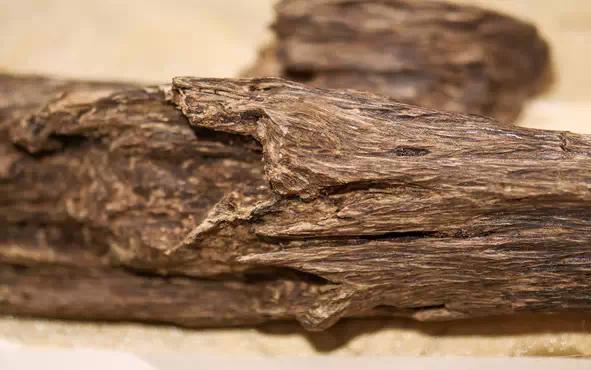 木材表面光滑处理方法,木材颜色深怎么处理