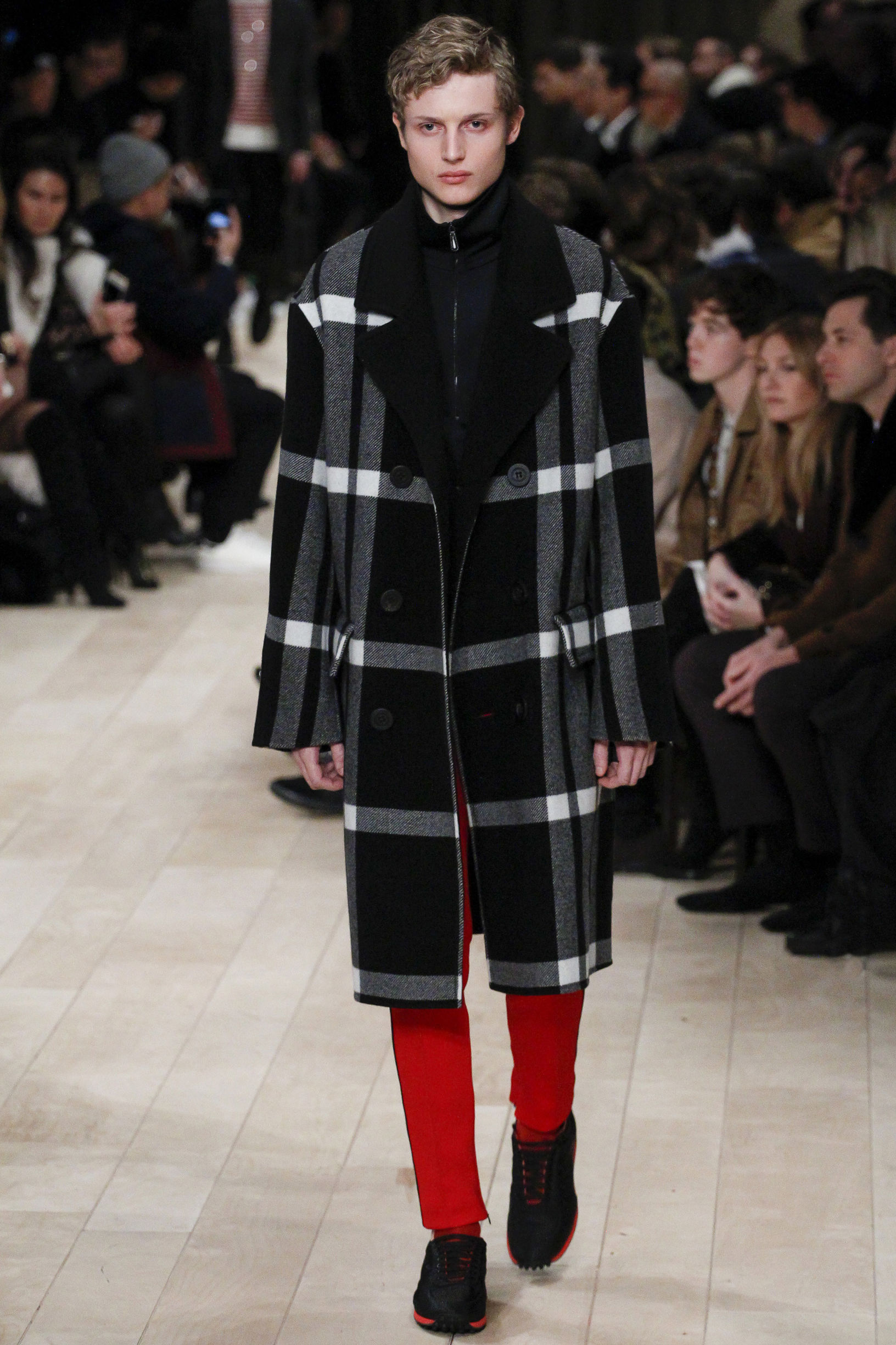 burberry男装街拍,burberry新季迷惑时尚单品男装