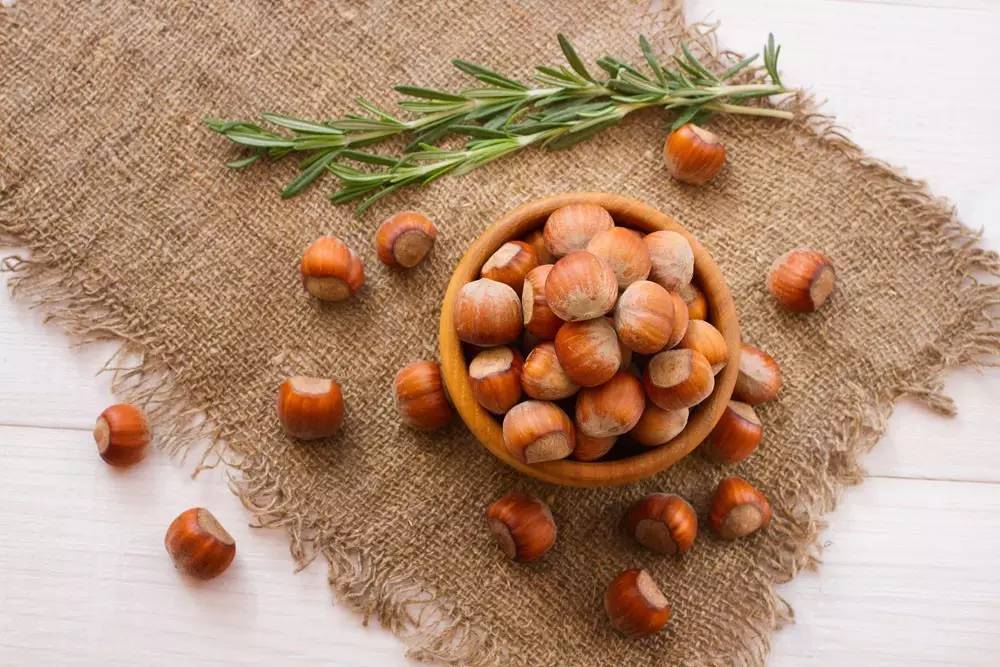 常吃这8种坚果有惊人的效果,震惊这些食物竟然致癌