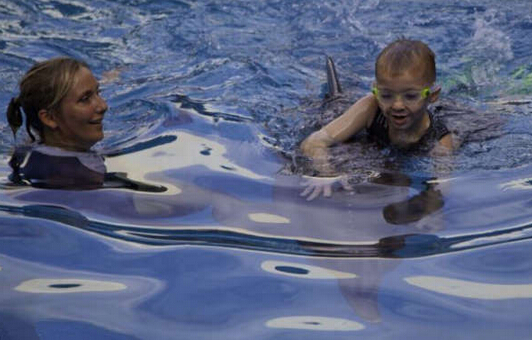 截肢男人励志视频,截肢男孩哭了视频