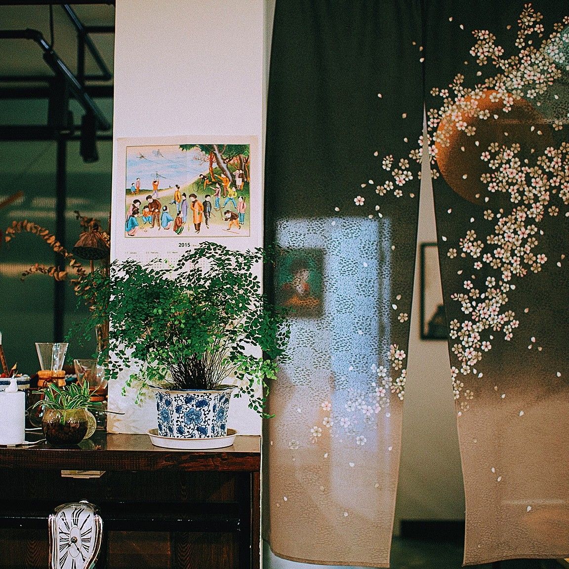 又到了动物们交配的季节，请站在宇宙中心用力呼唤爱！