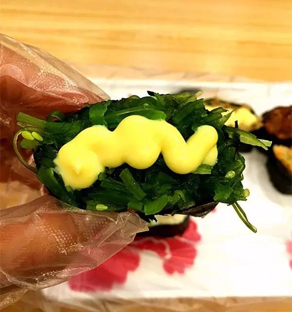 在包头这家小店能把饭吃出五颜六色,逛街饿了来一份瞬间满血复活