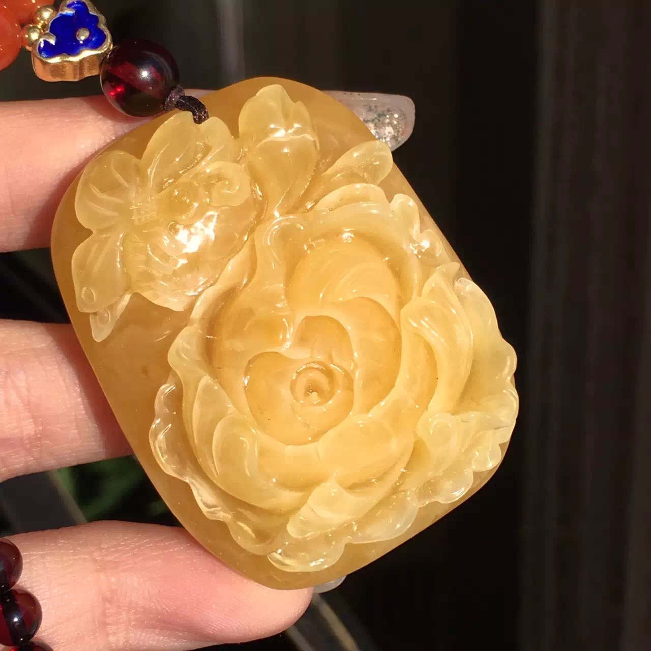 蜜蜡饰品分类怎么选,蜜蜡的鉴赏方法和鉴别