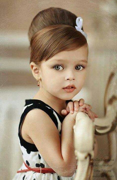 90后宝妈给孩子编头发,巧手妈咪树叶花贝雷帽教程第六集