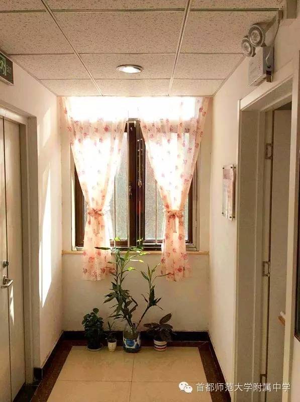 住在负一楼是什么体验,住在宿舍楼的感受