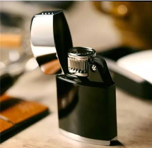 不喜欢你抽烟但是想给你惊喜,不喜欢你抽烟又想给你惊喜