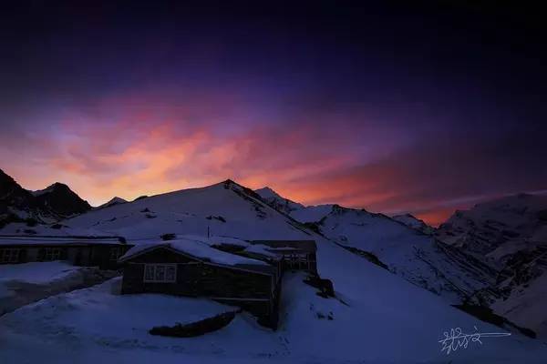 2023年中国史诗级十大徒步路线,徒步旅行路线攻略