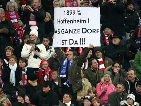 所有人别再拘于眼前的苟且,怀柔首届业余⚽联赛即将开赛,我们在寻找爱⚽的你,还不赶紧跳到球场来?