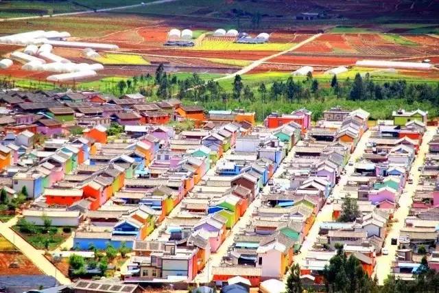 丽江惊现国内第一个彩色村!美的太不像话,像童话!