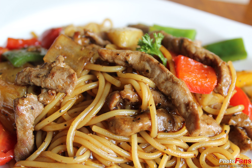 佳能eos1dxmarkiii,最适合新手的入门级单反佳能1300d