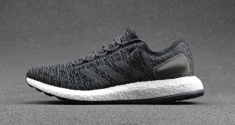 阿迪pureboostgo黑色和白色哪个好看,阿迪pureboost和ultraboost的区别