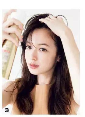 刘海半长不短简单处理视频,刘海特别短怎么拯救不用假发