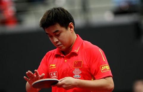 乒乓球拍胶皮不小心粘了502怎么办,乒乓球拍能粘两层套胶吗