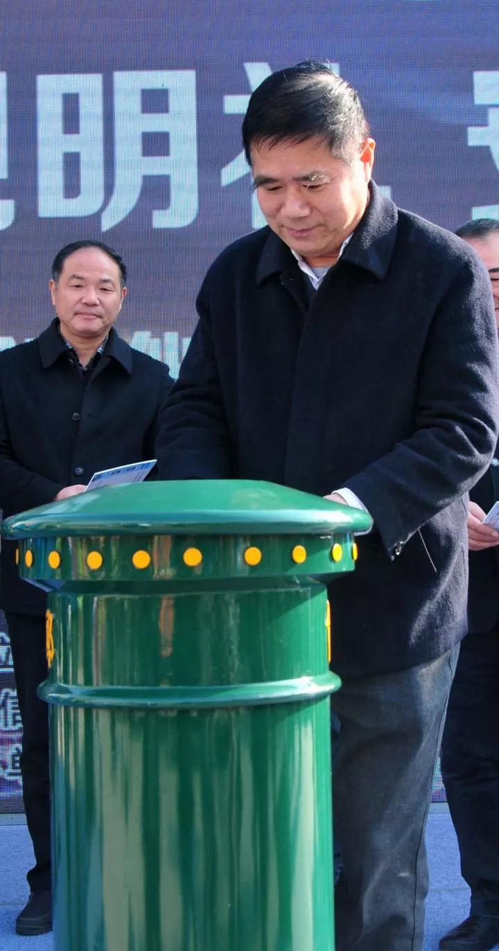 122全国文明交通安全日启动仪式,122全国交通安全日交警来到校园