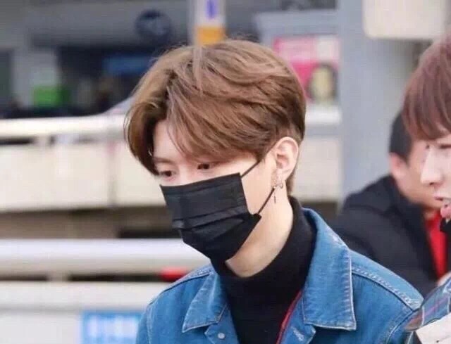 明星弟妹,范冰冰弟弟从头到脚全变了