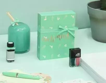 秋冬好看的指甲色,秋冬最适合的指甲油颜色多色搭配