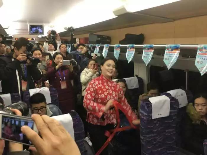 西成高铁和西成高铁比较,西成高铁经过重庆吗