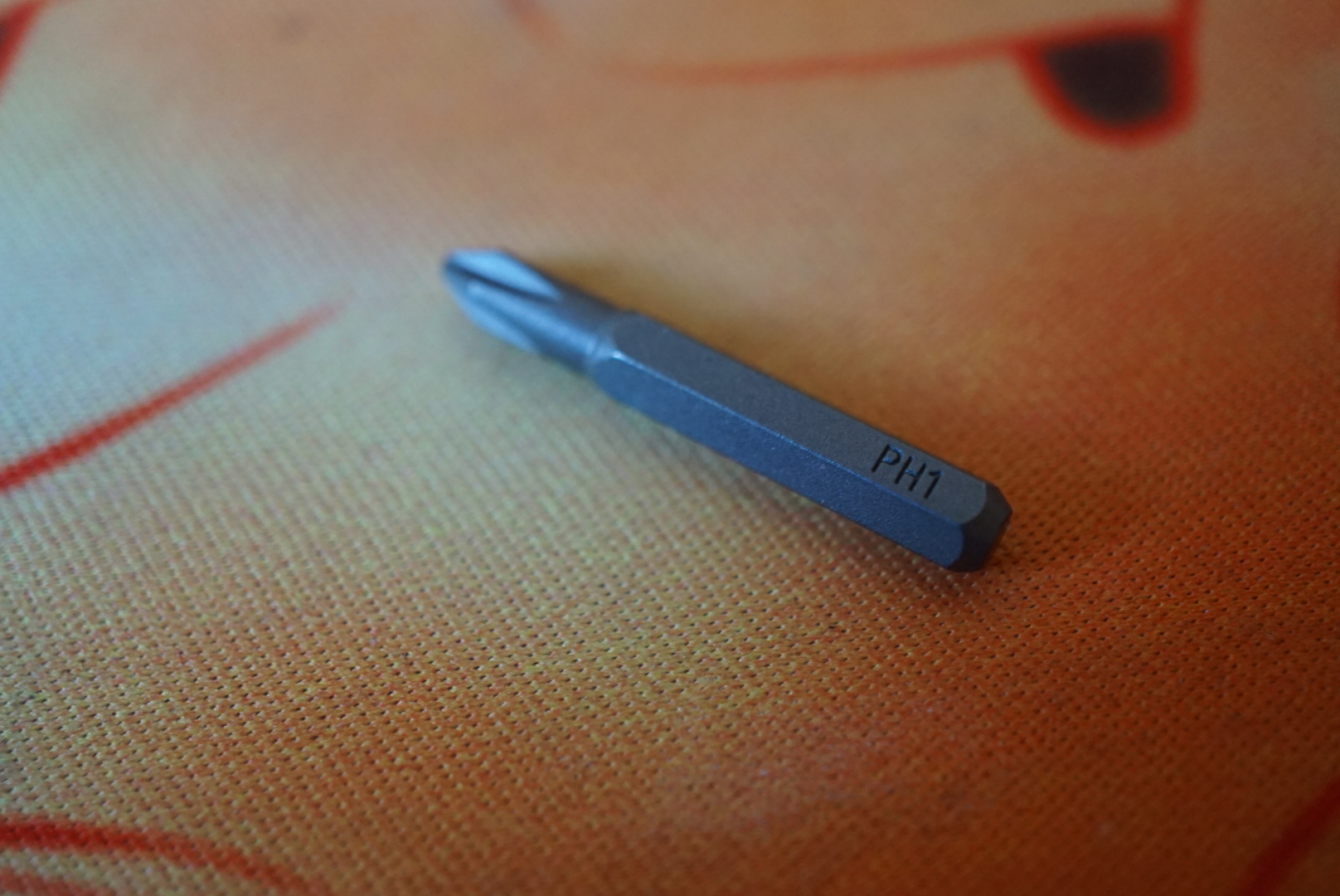 小试菜刀，用米家螺丝刀给笔记本换网卡