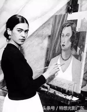 毕加索：你我都画不出她这么好的自画像