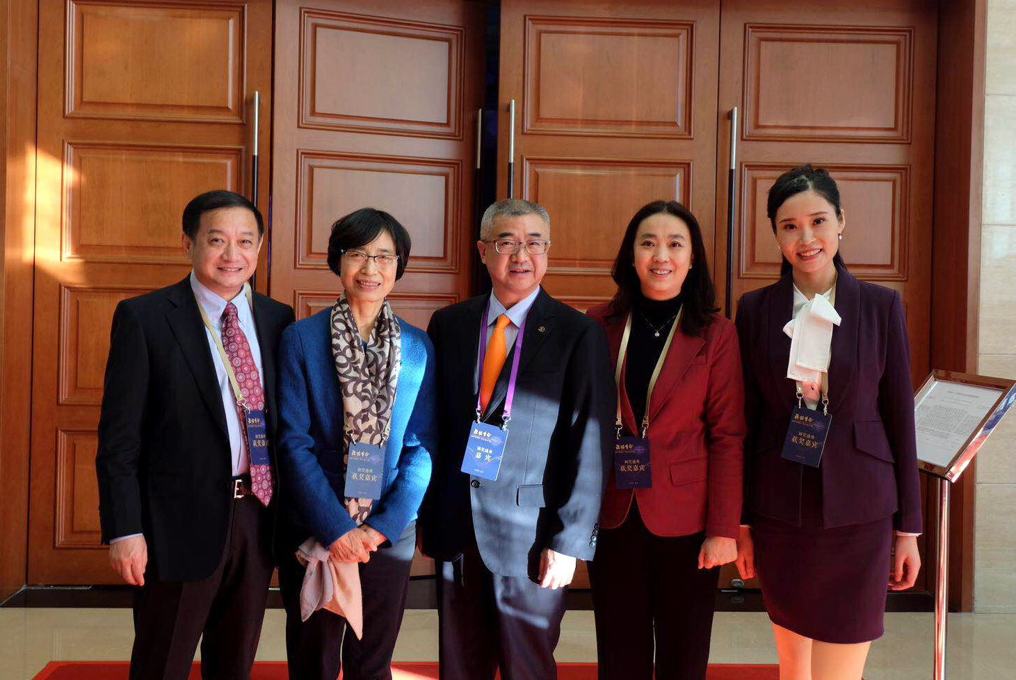 敬佑生命荣耀医生公益活动举行,敬佑生命救死扶伤大爱无疆解释