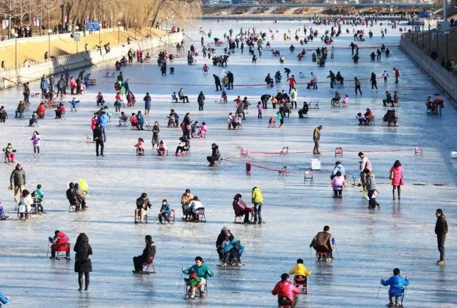 在寒冷的冬季运动时应该注意什么,在寒冷的地方冬天如何御寒