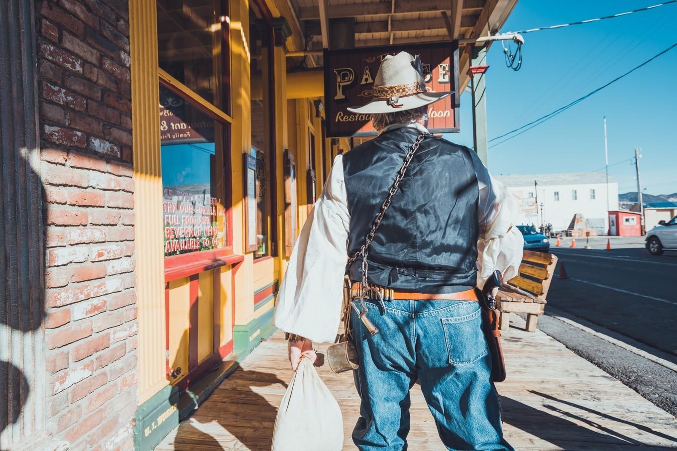 鍐呭崕杈惧窞鑻辨枃姝屾洸,鍐呭崕杈惧窞鐨勬瓕