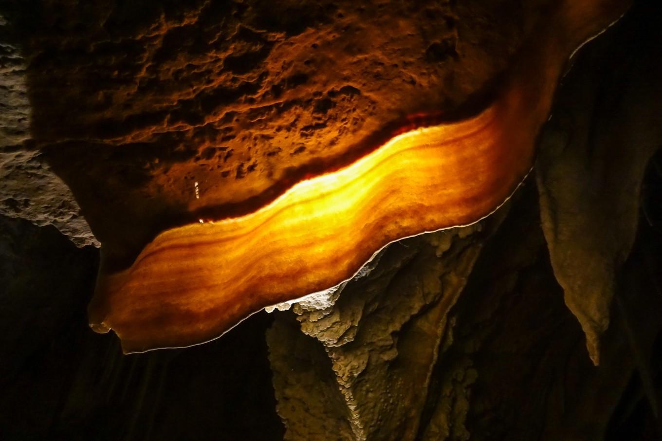 鍐呭崕杈惧窞鑻辨枃姝屾洸,鍐呭崕杈惧窞鐨勬瓕