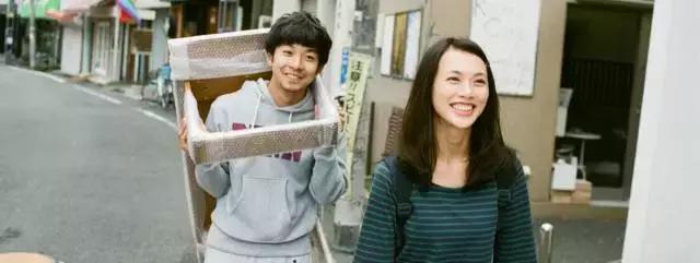 上周我们真的在电影院里住了两天