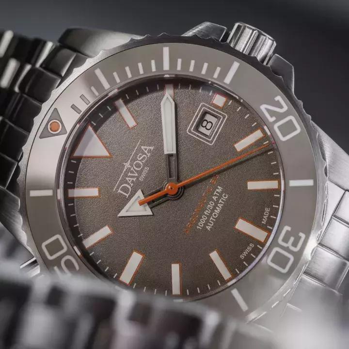 5000浪琴康卡斯,浪琴康卡斯40戴手上效果