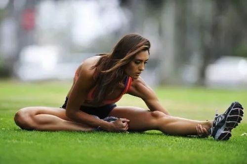 缓解跑步肌肉酸痛的药,跑步后腰两侧肌肉酸痛