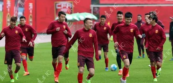 95后征战东亚杯!请踏实踢球,别再让中国足球没戏了