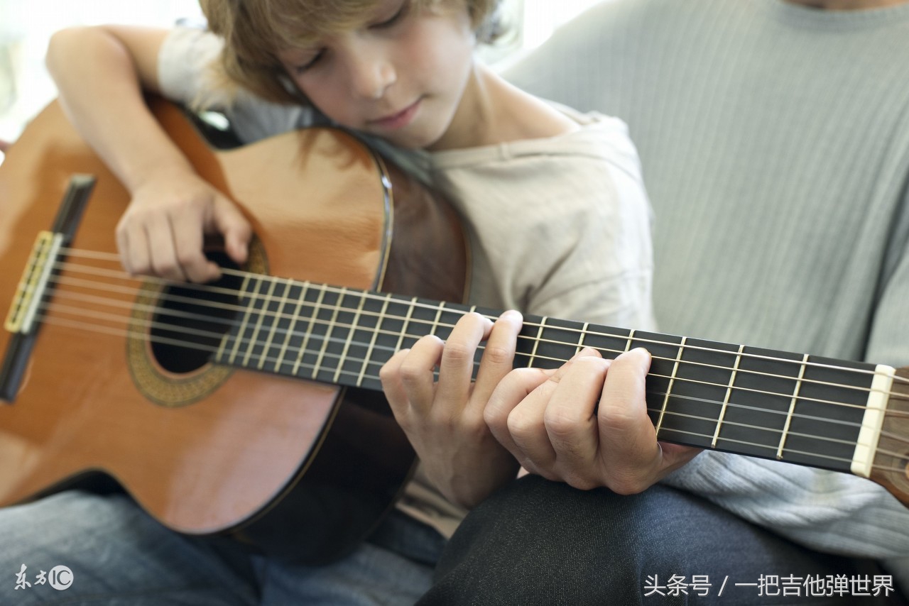 想学弹吉他怎么入门,一把吉他弹奏技巧