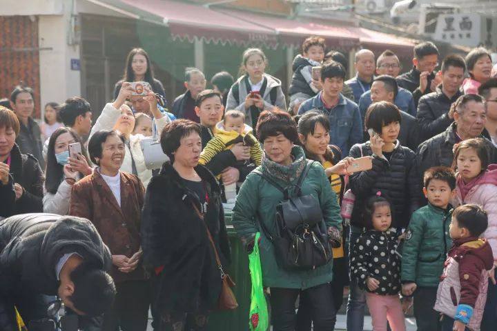 登封嵩山少林寺女生表演,少林武术美少女