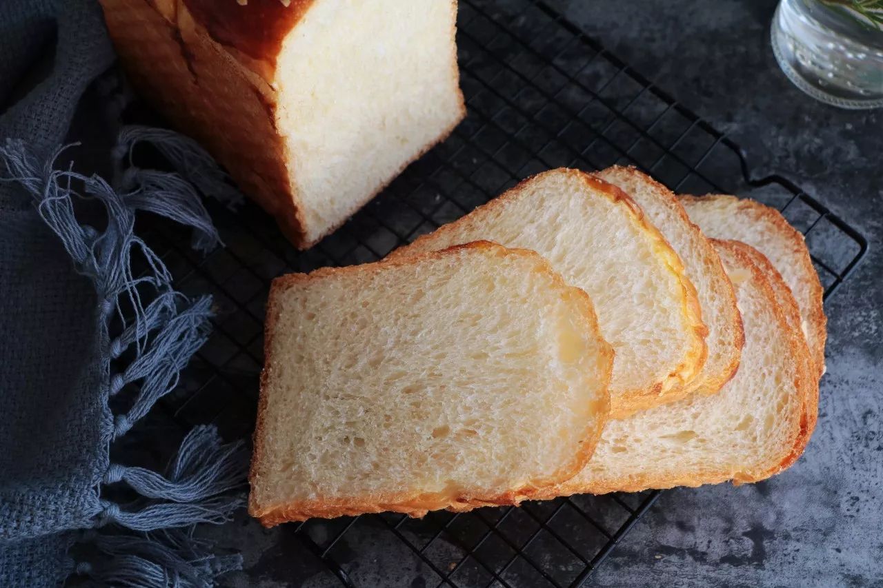 不用揉手套膜做吐司面包,吐司的做法不用黄油不用面包机