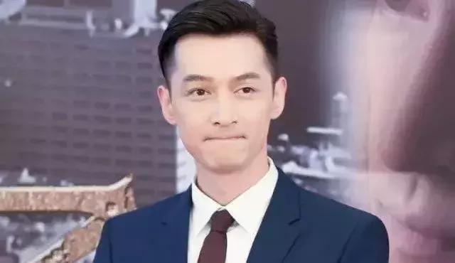 胡歌深夜发圈,胡歌深夜发文感慨万千