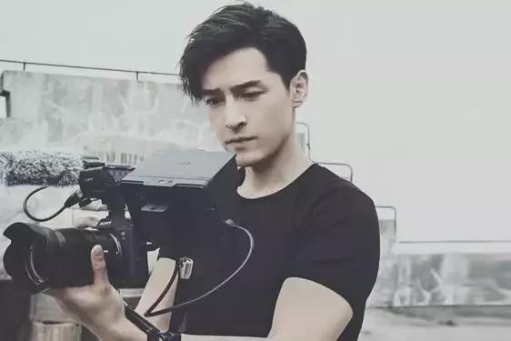 胡歌深夜发圈,胡歌深夜发文感慨万千